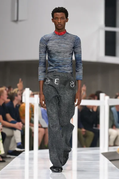 Look 17